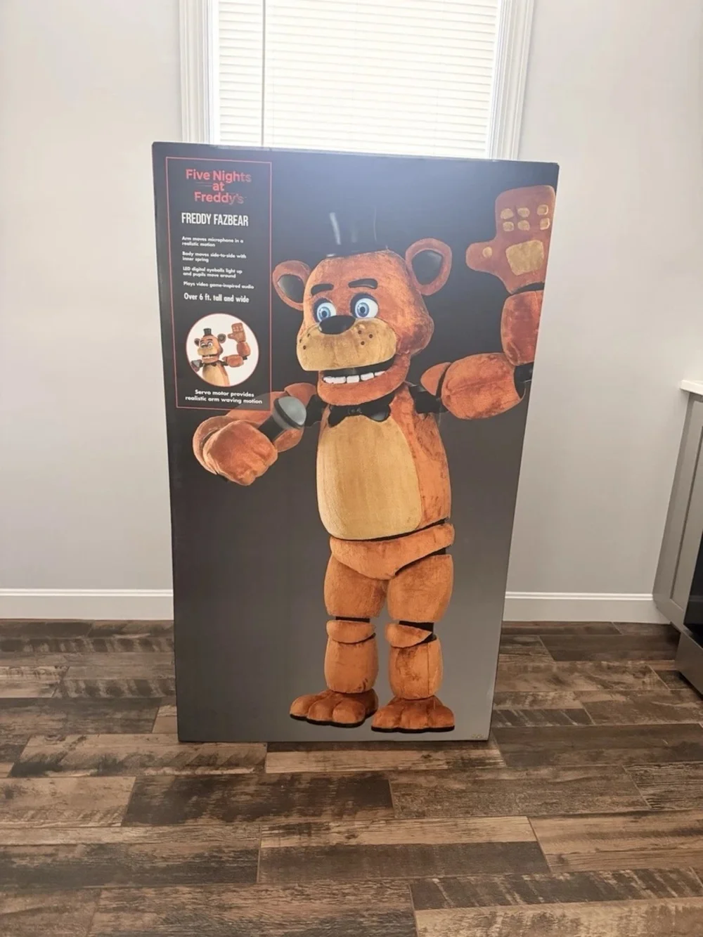 Five Nights at Freddy's Freddy Fazbear Animatronic - Brown